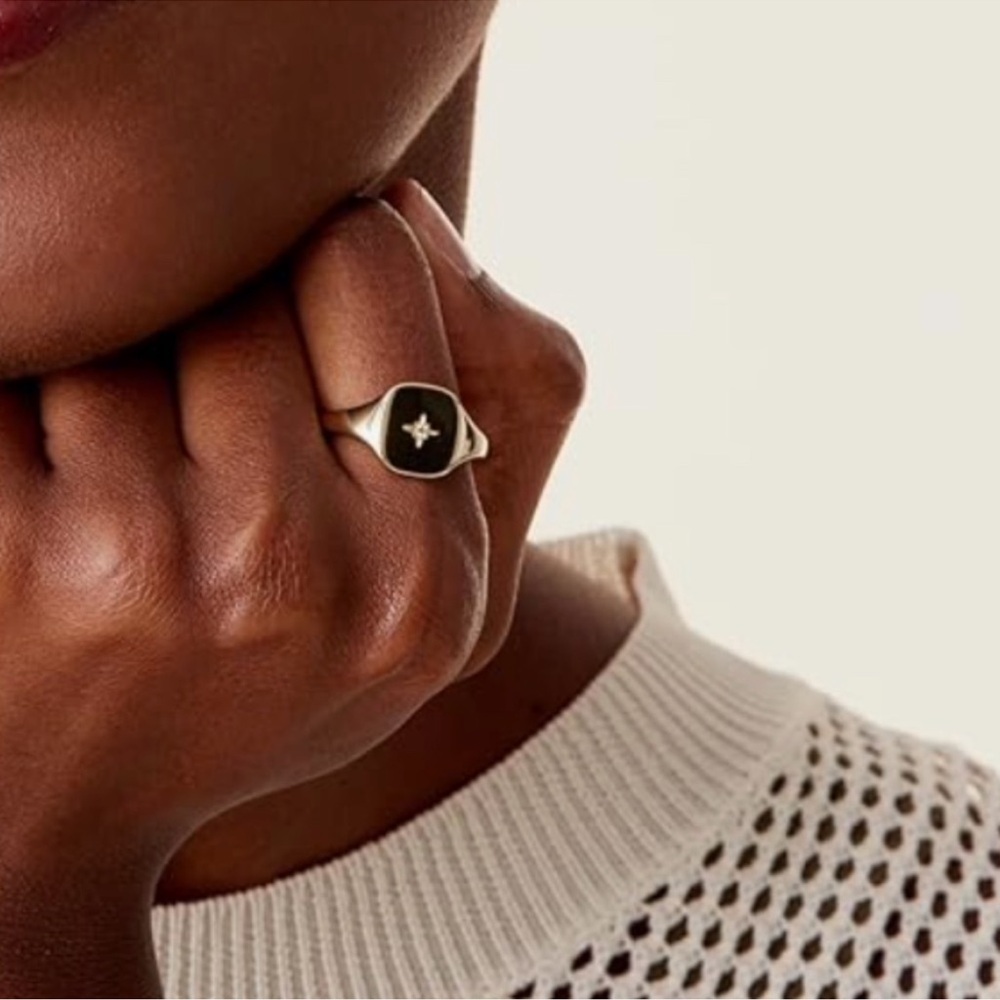 Boutique | Ring | Signet Ring with North Star - Picture 4 of 8